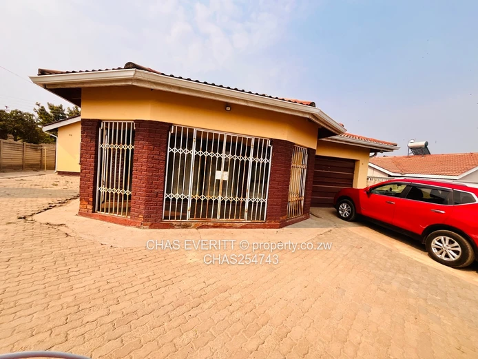 Zimre Park 3 Bedroomed House For Sale