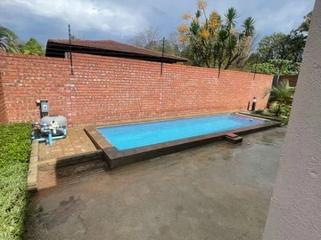 4 Bedroom Flat & Apartment