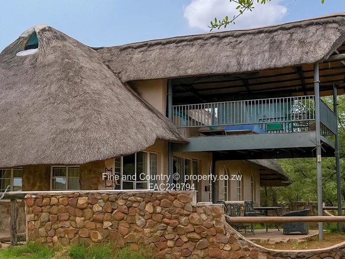 Seamless Safari Living – Holiday Lodge for Sale (Sole Mandate)