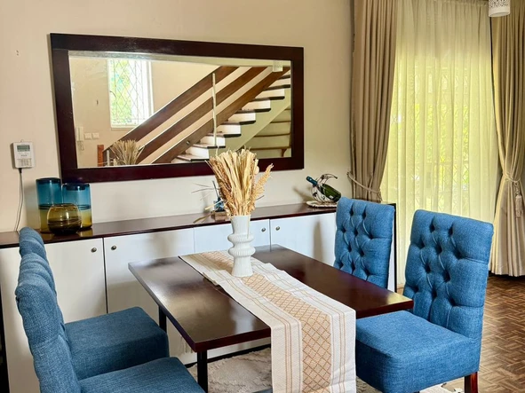 2 Bedroom Flat & Apartment