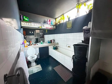 2 Bedroom Flat & Apartment