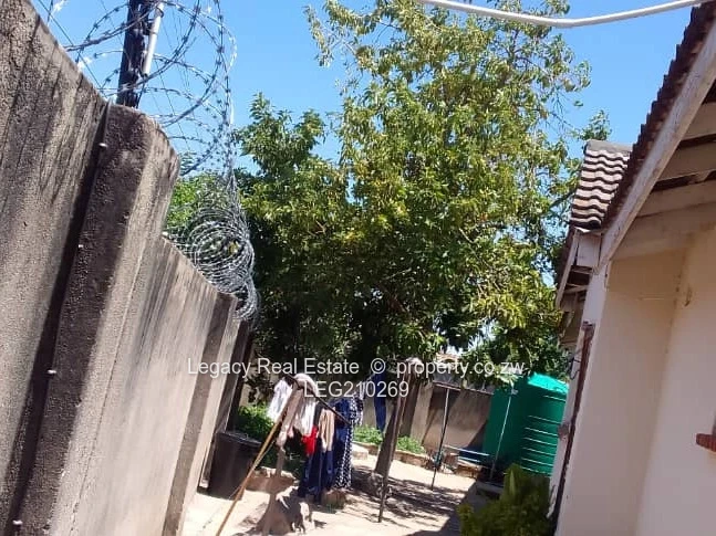 4-Bedroom House for Sale in Mainway Meadows, Harare