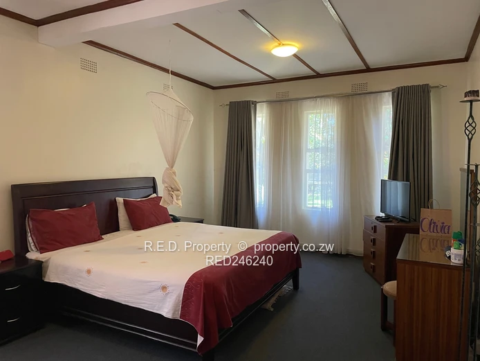 3 Bedroom House For Rent In Suburbs!