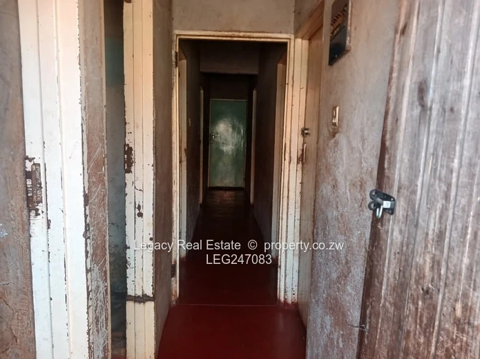 Spacious Family Home And Investment Opportunity For Sale In Kuwadzana 5 (Sole Mandate)