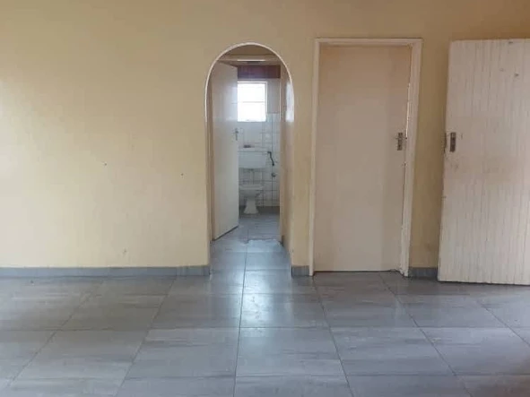 3 Bedroom Flat & Apartment