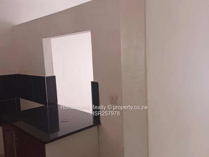 1-Bed Ground Floor Flat in Avenues — Borehole & Secure