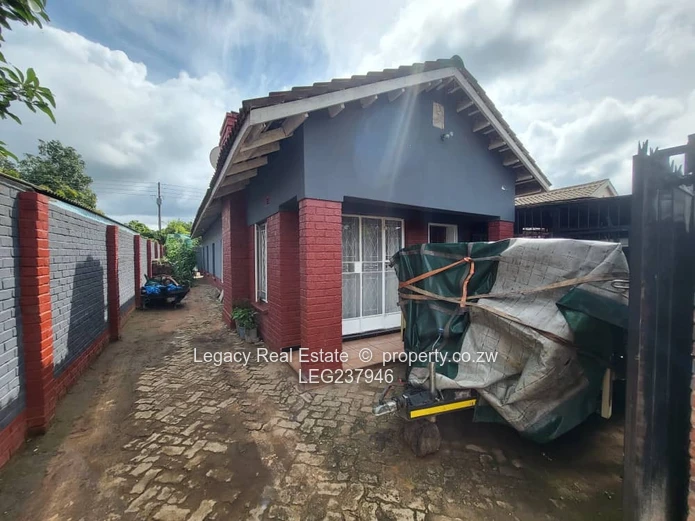 Budiriro 5 Property with Double Garage & 4 Bedrooms