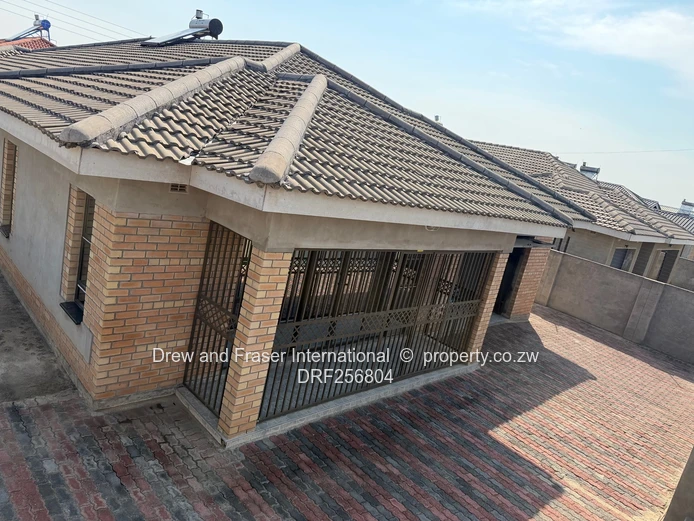 Modern 4-Bed Home in Mabvazuva, Ruwa, Borehole $135k