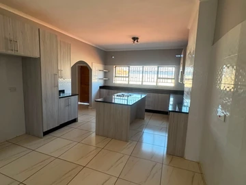 6 Bedroom House