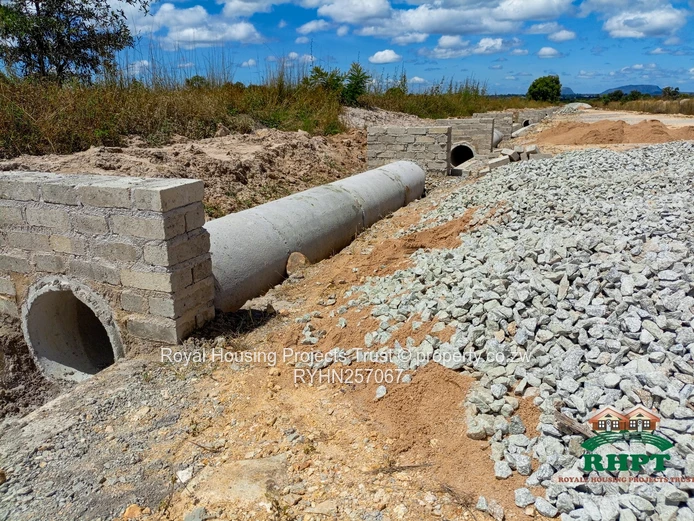 1250m² Rusape Stand — Main Road Frontage, Concrete Drainage & Water