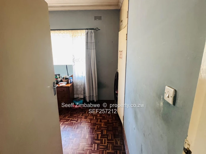 Solid 3-Bedroom Home on 5,423 sqm in Chadcombe (Sole Mandate)