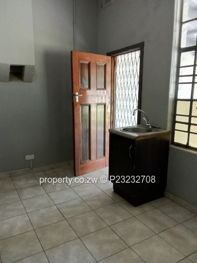 Newlands Office: 780m² with 10 Big Offices + a Conference Space on 6,100m² — Paved Drive & Borehole