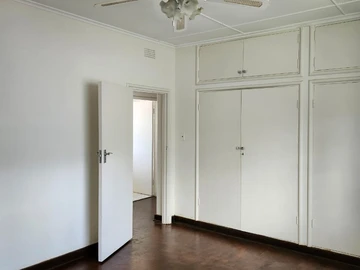 3 Bedroom Flat & Apartment