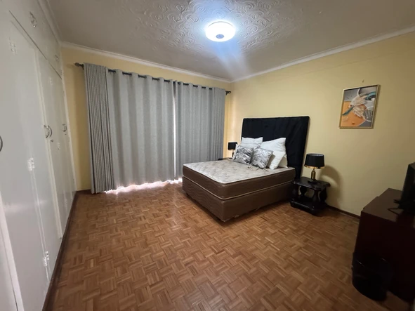 3 Bedroom Flat & Apartment