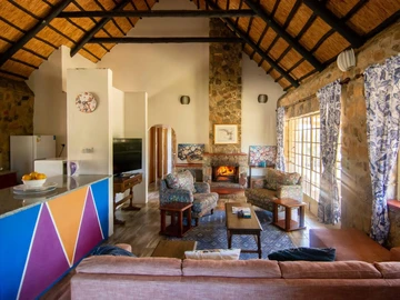 Hotel & Lodge