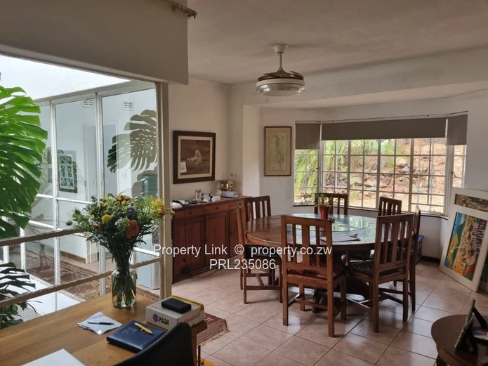 Home With Views, Pool & Self-Contained Cottage!