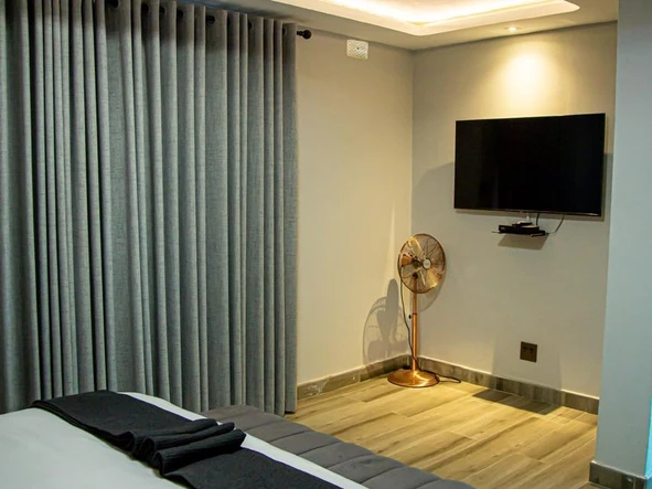 3 Bedroom Flat & Apartment