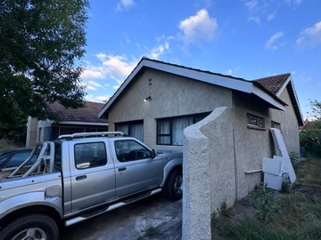 6 Bedroom House