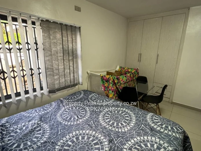 Beautiful Hatfield 5-Bed Home on 1,870m² — Solar System, Borehole