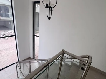 4 Bedroom Flat & Apartment