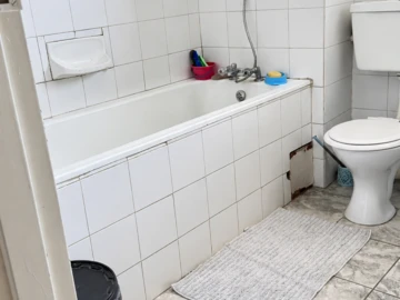 2 Bedroom Flat & Apartment