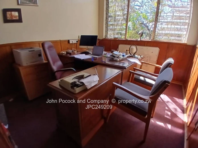 An Executive Sanctuary of Light, Space and Privacy (Sole Mandate)