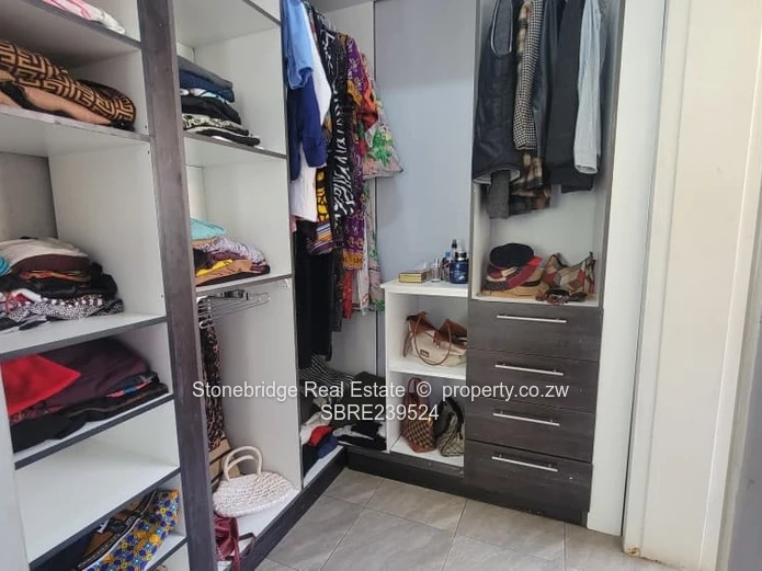 Secure 3 Bedroomed Townhouse in Selbourne Park for sale