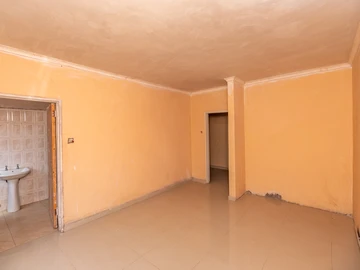 3 Bedroom Flat & Apartment