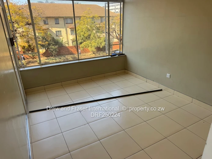 1-Bed Flat at The Rembrandt, Avenues - Borehole & Parking