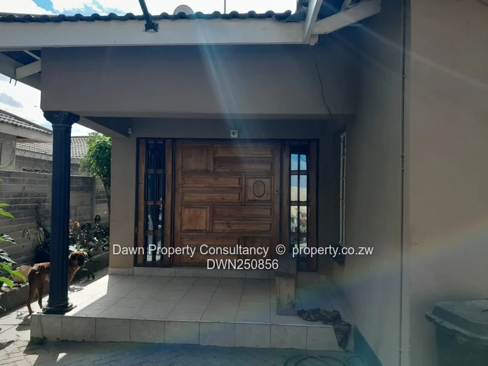 Spacious 5-Bed Family Home in Damofalls with Borehole (Sole Mandate)