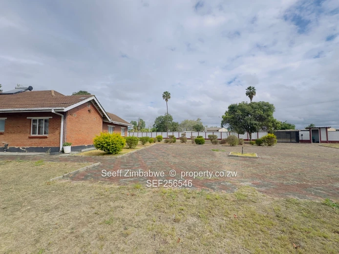3 bed house on 4136sqm for sale in Old Windsor, Ruwa