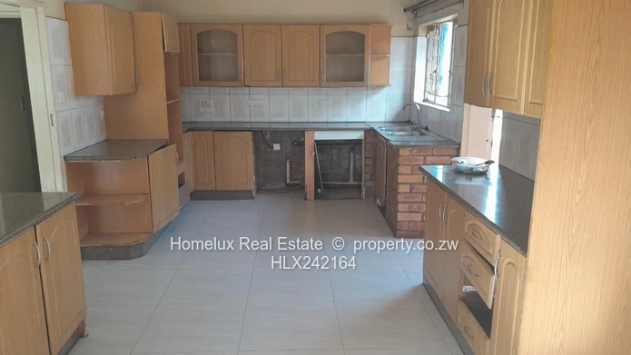 6 bedroom house available for rent in Mt Pleasant