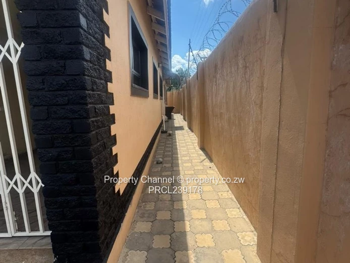 Solar-Powered 4 Bedroom Family Home