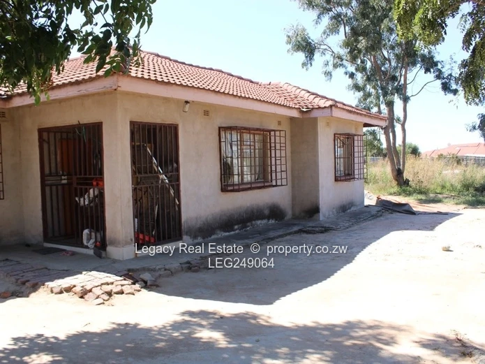 Sunway City 2-Bed Cottage on 2673 sqm - Verandah, Grilled Windows