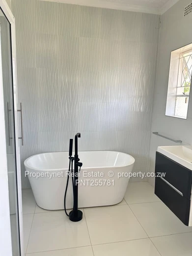 Beautifully Renovated 4-Bedroom Home – Gunhill