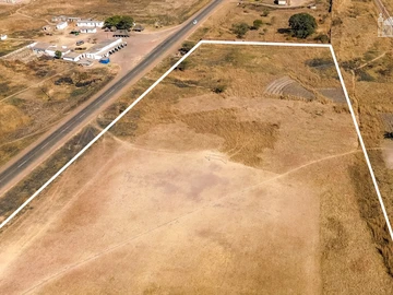 Commercial & Industrial Land