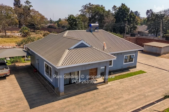 Modern 3-Bedroom Cluster Home!