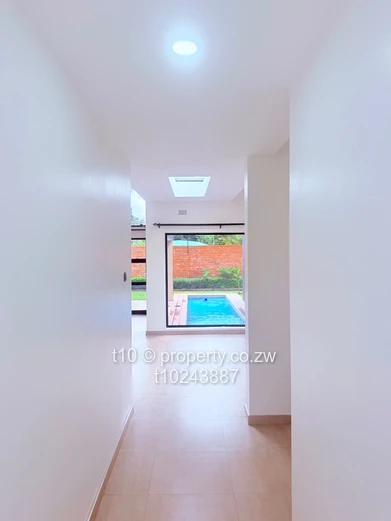 Townhouse to rent in Mt Pleasant 