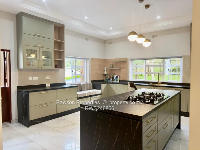 Prestigious Glen Lorne Contemporary Residence