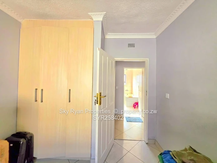 5-Bedroom Family Home For Sale - Madokero ??*