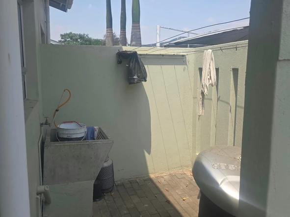 2 Bedroom Flat & Apartment