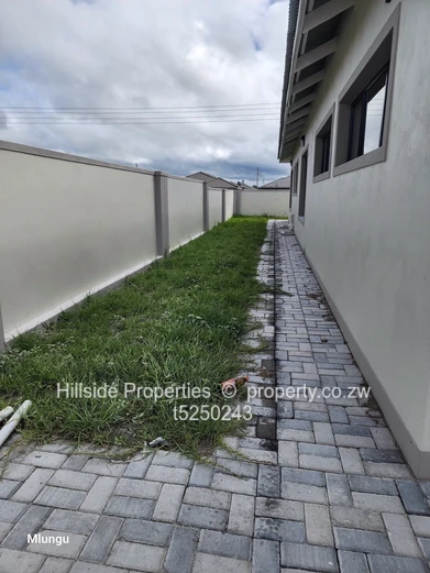 4bed house mabvazuwa phase 2 (Sole Mandate)