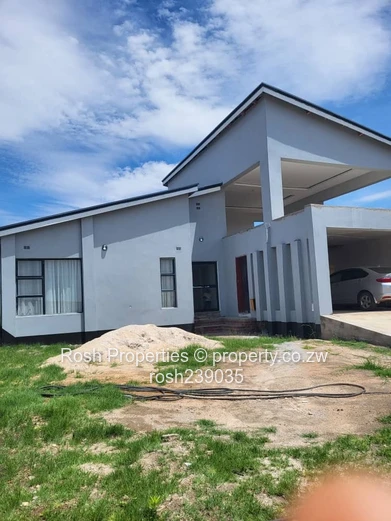 Modern 5-Bed Home on 1000m² in Zimre Park — Borehole