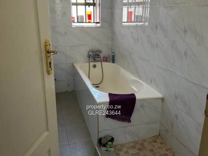 Mabelreign 5-Bed Brick Home — Secure, Borehole & Double Garage