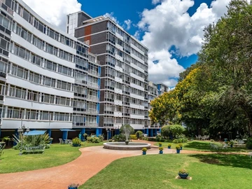 3 Bedroom Flat & Apartment