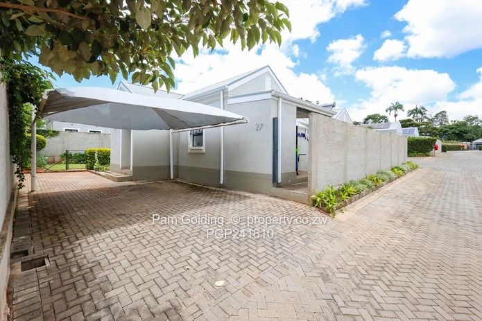 3 Bedroom Town House For Sale in Highlands