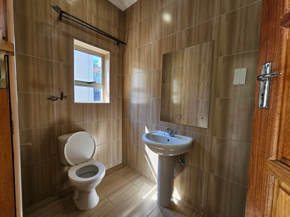 3 Bedroom Flat & Apartment