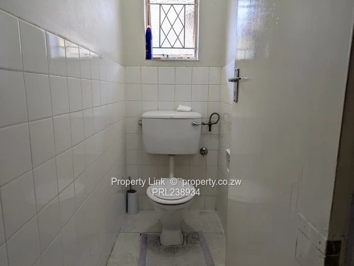 Neat 3 Bed 2 Bath Garden Flat in Avondale (Sole Mandate)