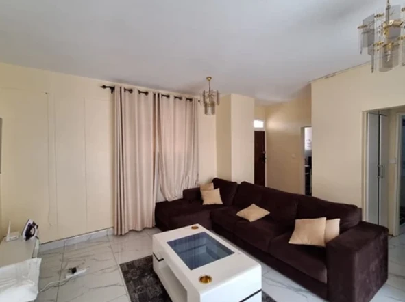 2 Bedroom Flat & Apartment