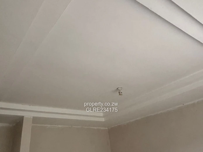 5-Bedroom Semi-Furnished Gem – Sandtone Phase?2